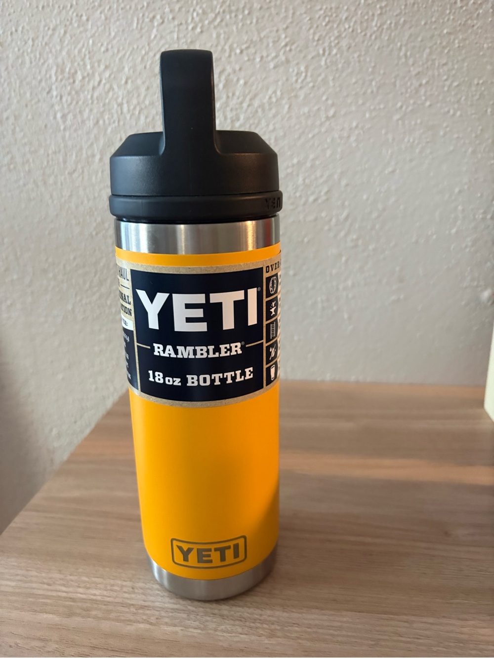 YETI Rambler 18 oz Bottle - Beekeeper